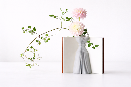 Flowery Tale Paper Vase 紙の花瓶