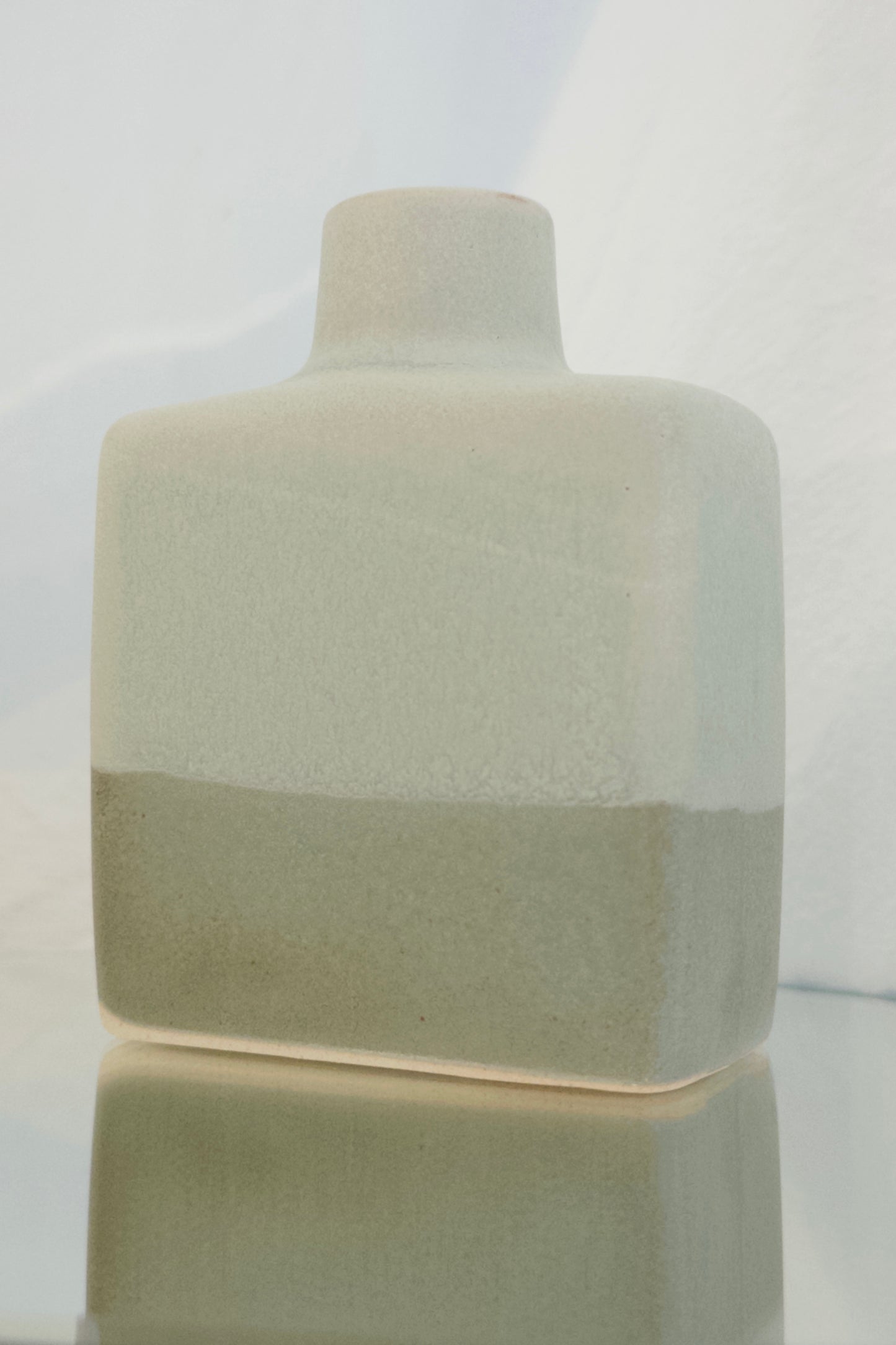 Handmade Hasami-yaki Flower Vase | 波佐見焼花瓶